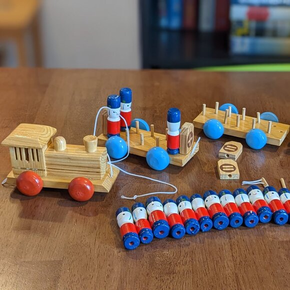 Vintage Wood Toy Soldier Counting Pull Train - Picture 1 of 12